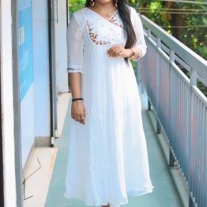 Chinon Elegant Handworked Premium Top