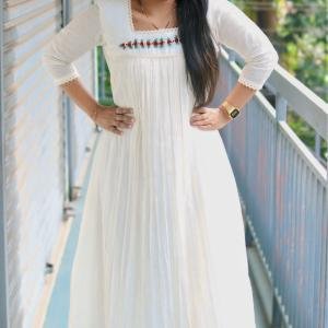 Elegant thread hand-worked Kota check premium top